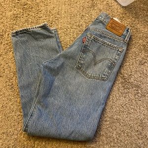 Wedgie straight Levi’s size 25